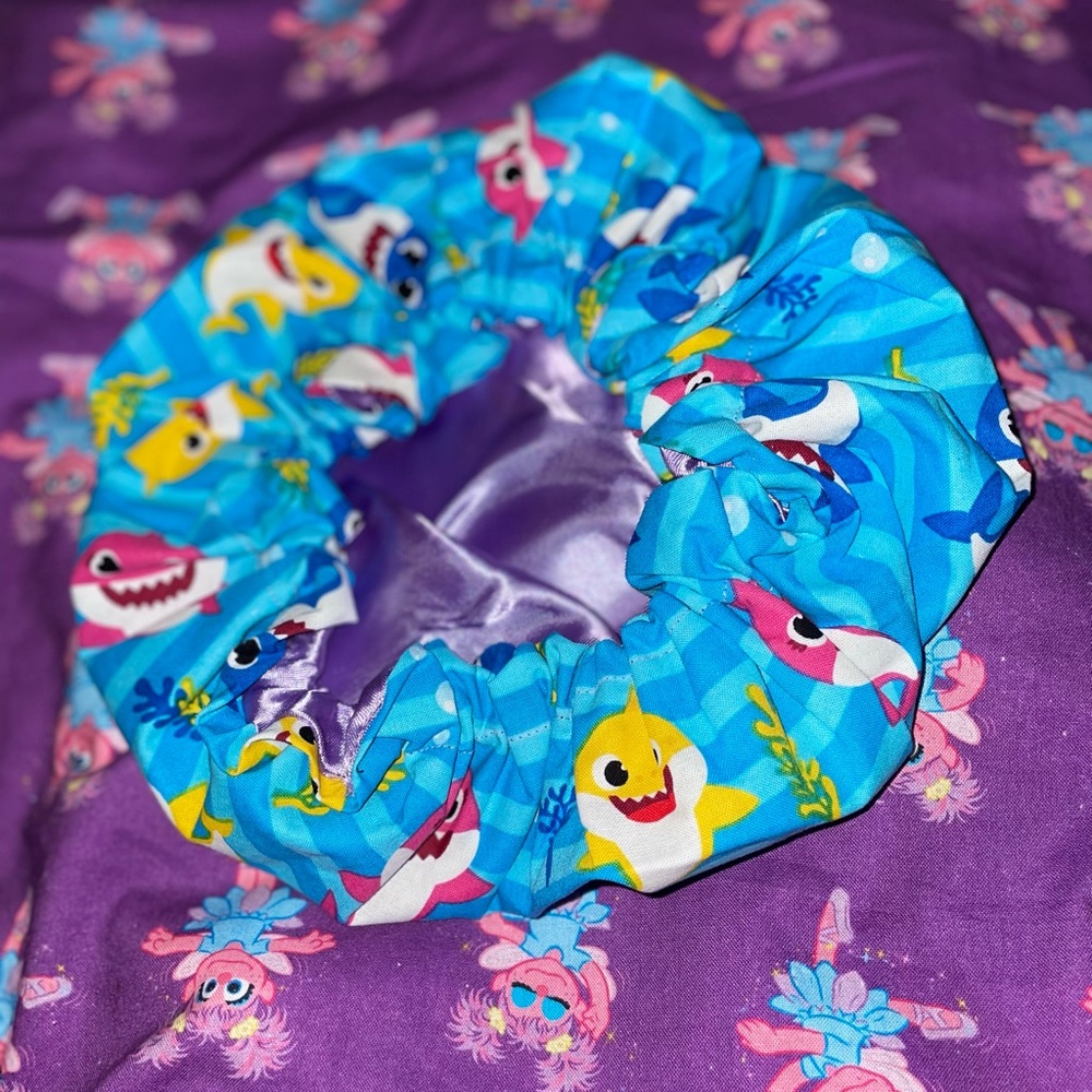 Baby Shark bonnet